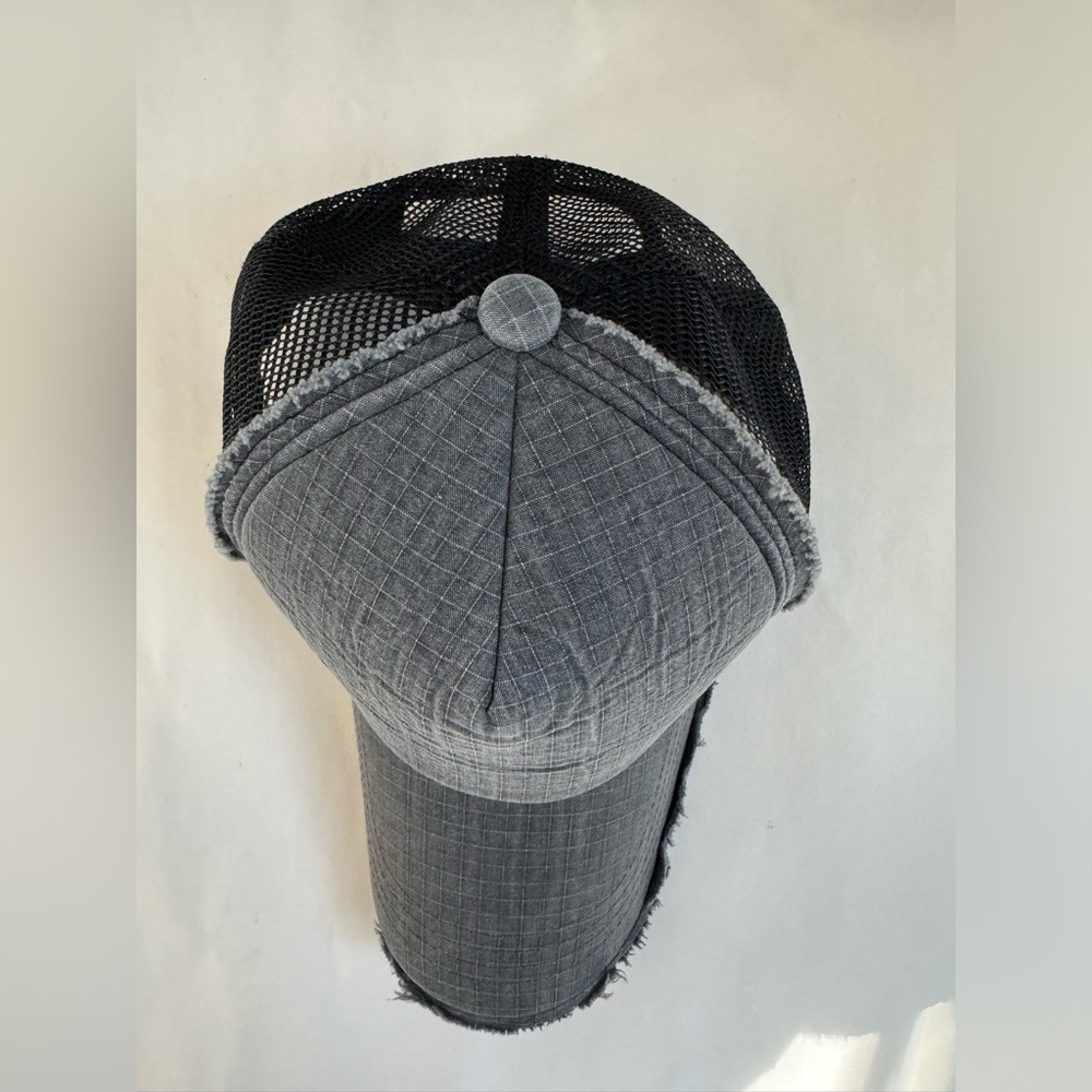 Distressed Trucker Hat EUC Black Mesh Charcoal Gray Sun Hat Baseball Cap Canvas - Picture 5 of 9